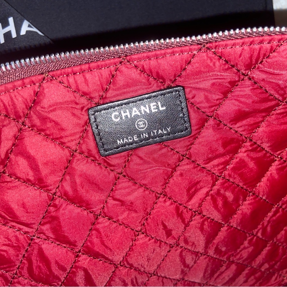 Chanel Pouch - Picture 5 of 7